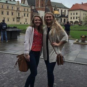 CREAM AMERICAN EAGLE CARDIGAN